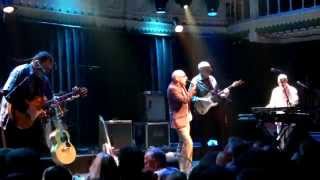 Graham Parker & The Rumour in Paradiso Amsterdam 11-06-2014 ( Pourin It All Out )