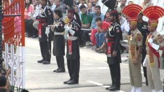preview picture of video 'Inde 2014 : Wagah border - Cérémonie 7'