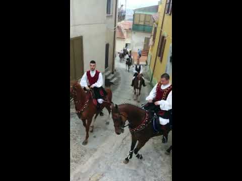 Anela (SS) 27 settembre 2016. Seguito della processione con i cavalli.