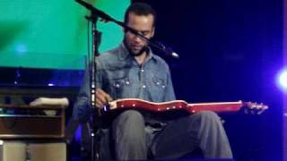 Ben Harper Live-Gotta Keep it Together (So That I Can Fall Apart)