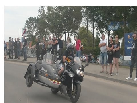 IX Zlot Motocykli Bike Week Łeba 2019-Parada ulicami Łeby.