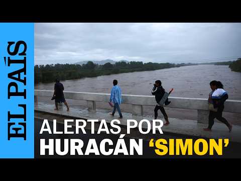 El huracán ‘SIMON’ inunda JALISCO y amenaza con desbordar el río Marabasco | EL PAÍS