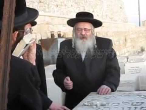 Shomrei Emunim Rebbe Visiting Kivrei Ovos - Shevat 5773