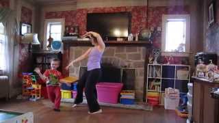 A Mom (and her kids) Dancing to Kidz Bop Selena Gomez &quot;Come and Get It&quot;