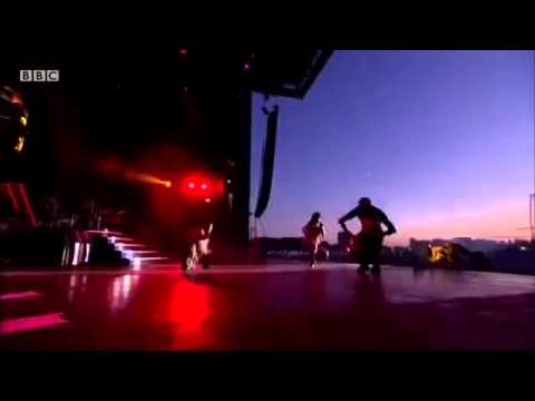 download lagu mp3 mp4 Rihanna Boy London, download lagu Rihanna Boy London gratis, unduh video klip Rihanna Boy London