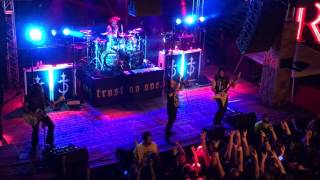 Cry For Me Sky (Live) - DevilDriver