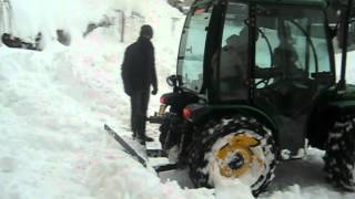 preview picture of video 'san pietro in valle nevicata storica febbraio 2012 PROV. ISERNIA MOLISE'