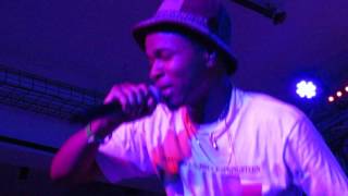 Allan Kingdom - &quot;Vibes&quot; (Live in Cambridge)