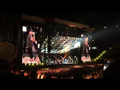 Luke Bryan - That's My Kind Of Night - CMA Fest 2015