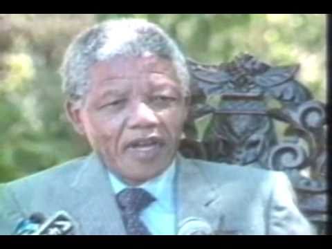Nelson Mandela dá a sua primeira entrevista após libertação (1990)