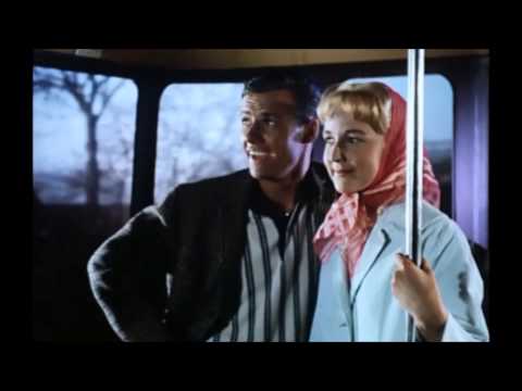 Far til fire med fuld musik (1961) - Kærlighed ved første blik