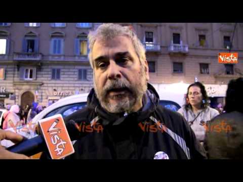 MOVIMENTI DIRITTO ALLA CASA: AGGREDITI DALLA POLIZIA CON GLI IDRANTI