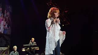 Reba performing I’m A Survivor - Live 2022