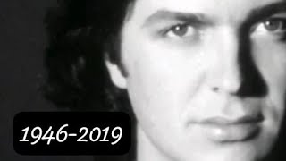 Camilo Sesto Perdóname ( en su funeral)