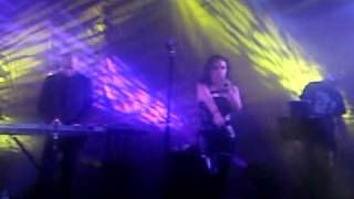 FANGORIA - ENTRE MIL DUDAS - ABSOLUTAMENTE EN VIVO