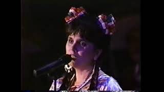 Linda Ronstadt  - El Crucifijo de Piedra and Yo Soy El Corrido