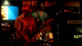 2 Sick Monkeys ~ Happy Days ~ Riffs Bar Swindon ~ 19/09/13