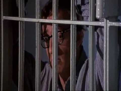 Woody Allen - Prendi i soldi e scappa - spezzone