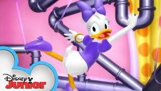Leaky Pipes | Minnie&#39;s Bow-Toons | Disney Junior