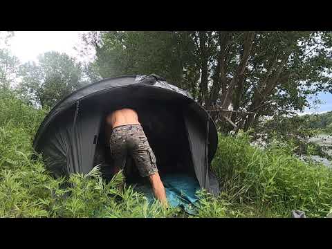 River Po - Catfishing night in a storm (Catfishing sul fiume Po durante un temporale)