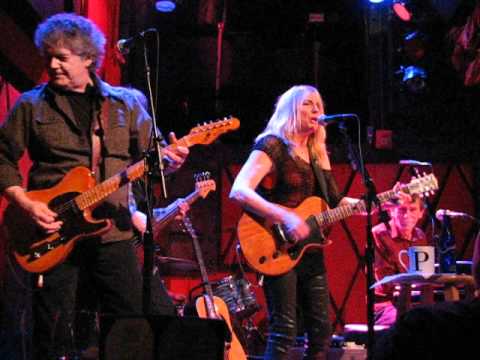 Pegi Young and the Survivors sing Why Do I at Rockwood Music Hall, NYC