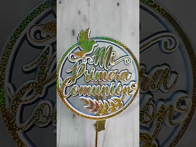 Vídeo relacionado con Topper de Pastel Personalizado con Nombre para Cumpleaños - Decoración para Tartas, Bodas, Comunión, y Ducha de Bebés - Ideal para Decoración de Mesa y Celebraciones - 6 Fuentes Disponibles