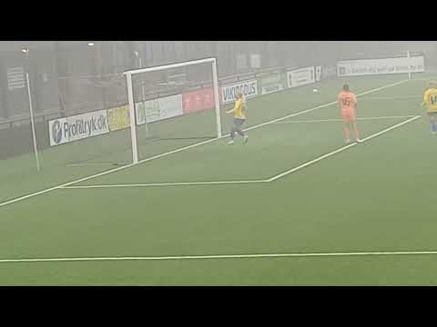 B.93 TV: Doha Bouraba kommer godt fri i feltet og får afsluttet