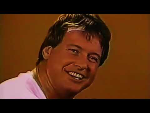 Hallzzz... - 'Rowdy' Roddy Piper