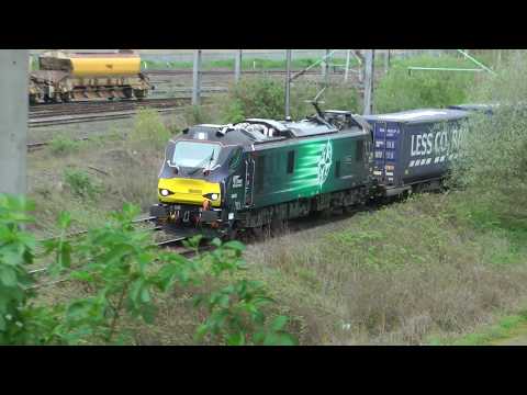 88005,nb Daventry Mossend Tesco containers on throu road Bas Hall Crewe 24,4,18
