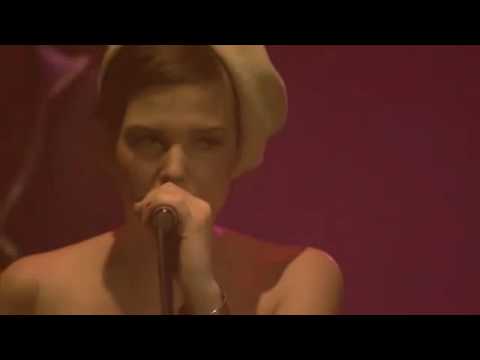La Femme - Sur la planche - Trianon Paris - Live