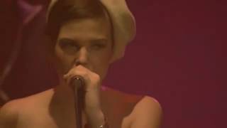 La Femme - Sur la planche - Trianon Paris - Live