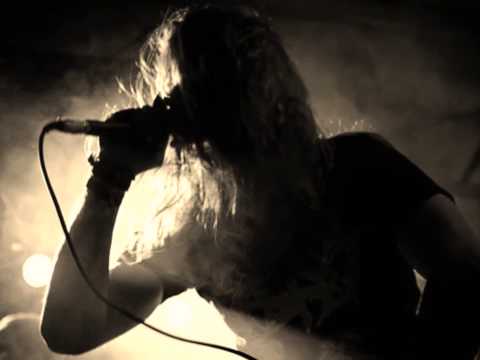 DevastatiöN - License to chill (Lyrics)