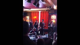 Get your savy on - Alain Clark - Spijkers met Koppen