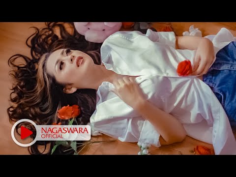 Selvi Kitty - Wajar (Official Music Video NAGASWARA) #music