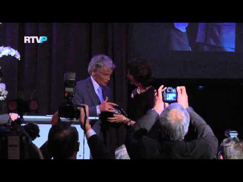 RTVP Nieuws & Actualiteiten - Koningin Silvia ontvangt Martin Buber-Plaquette in Abdij Rolduc