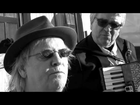 the heymacs - Down By The Henry Moore