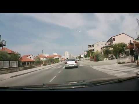 Nesavjesni vozač obilazi na pješačkom prijelazu - Zadar, 9. 8. 2014