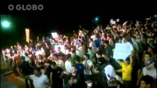 Manifestantes cercam Congresso