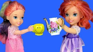 TEA PARTY ! Elsa and Anna toddlers visit Barbie &amp; Chelsea - playdate