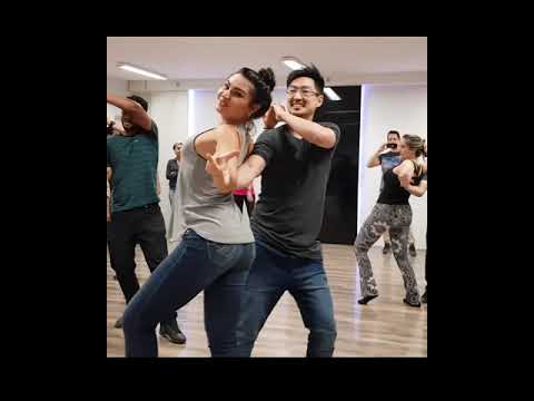 Aulas de Zouk na Solum Escola de Dança