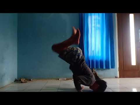 SLOWMOO KOK DI GAME 🤣 || EMOT PUSH UP🤸