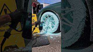 Download lagu TIP For a PROFESSIONAL Wheel Clean INVEST in EZ Detail and Turtlewax Wheel Woolie Brushes #shorts mp3