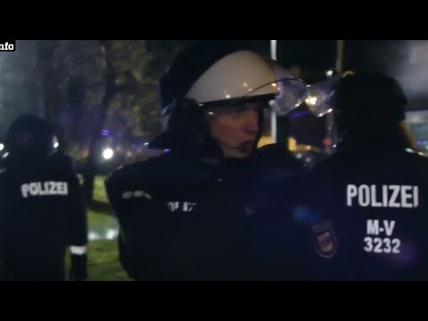 Zwischen den Fronten - Polizei am Limit | Doku deutsch