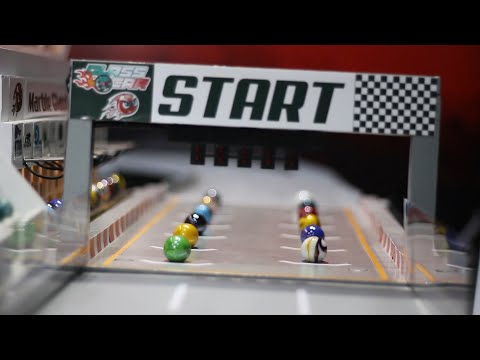 Team Rainforest and Penguin: highlights race 3 Glasscar Marble Race.