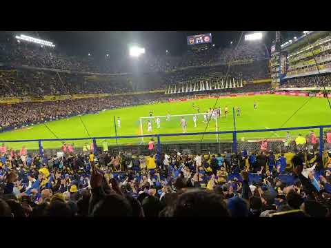 "ESTA ES LA BARRA DE BOCA " Barra: La 12 &bull; Club: Boca Juniors &bull; País: Argentina