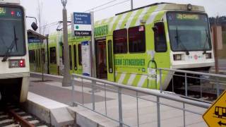 preview picture of video 'Departing Clackamas Town Center on TriMet's Green Line'