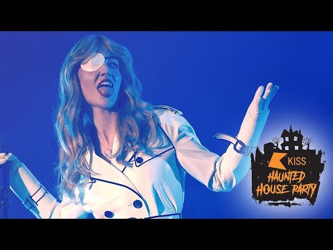 Jess Glynne - Hold My Hand (Live At The KISS Haunted House Party 2018)
Jess Glynne - Hold My Hand (Live At The KISS Haunted House Party 2018)