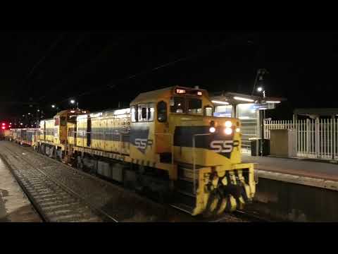 9899 SSR spoil train through Broadmeadows