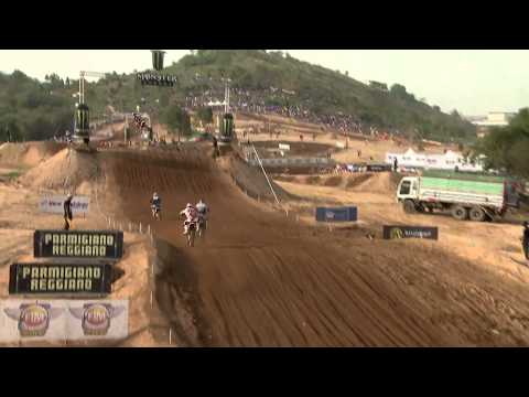 MXGP of Thailand 2013 - Tixier Overtakes Ferris - Motocross