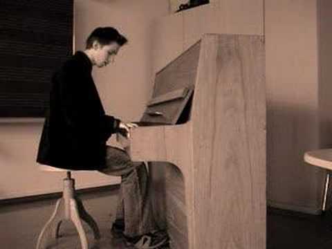 Manuel Glondys – "Autumn Comes" - A song of the 16th century from England